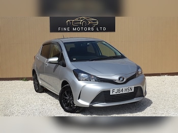 Used Toyota Yaris 2015 for sale - 79531661: Photo