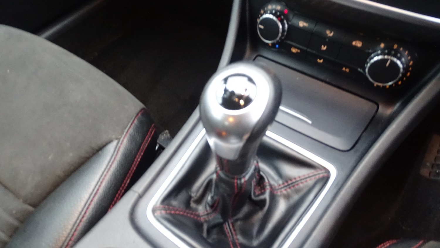 Used Mercedes-Benz A-Class 2014 for sale - 77038902: Photo 32