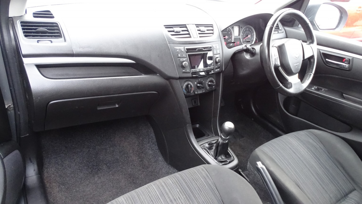 Used Suzuki Swift 2014 for sale - 76455367: Photo 28