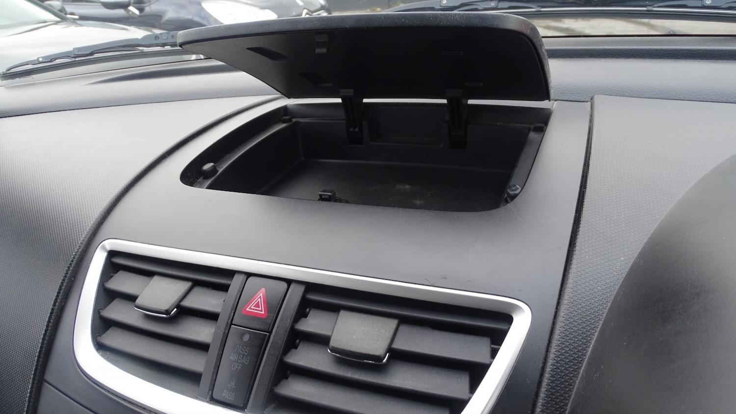 Used Suzuki Swift 2014 for sale - 76455367: Photo 38