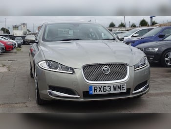 2013 - 2.2 d Premium Luxury 4-Door