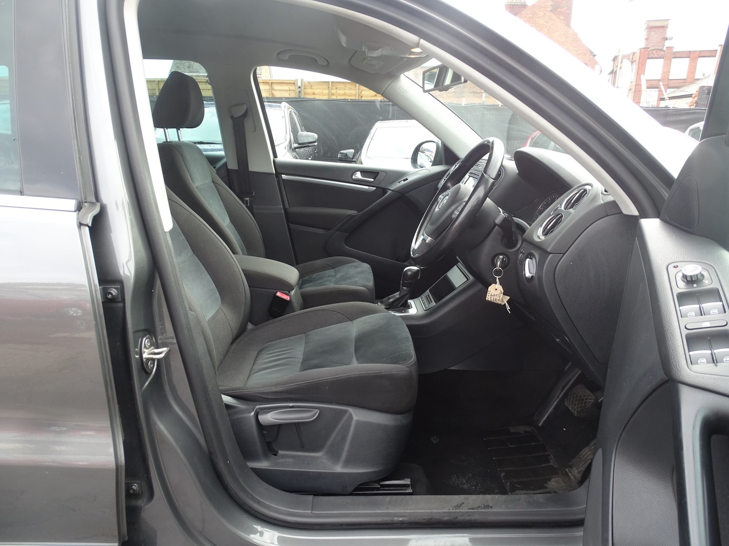 Used Volkswagen Tiguan 2015 for sale - 76358231: Photo 16