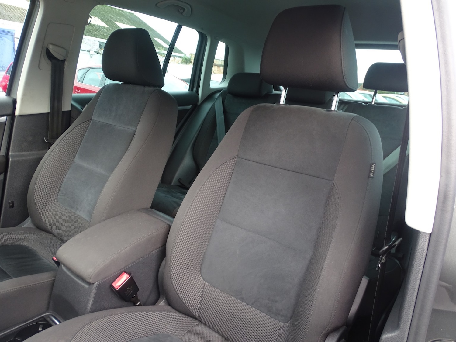 Used Volkswagen Tiguan 2015 for sale - 76358231: Photo 28