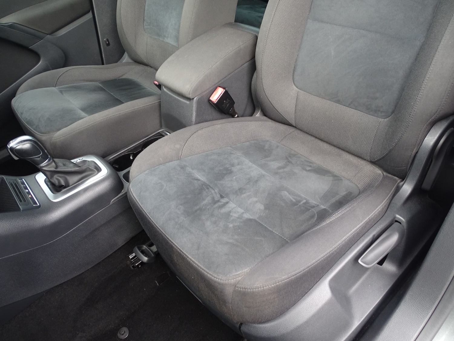 Used Volkswagen Tiguan 2015 for sale - 76358231: Photo 29