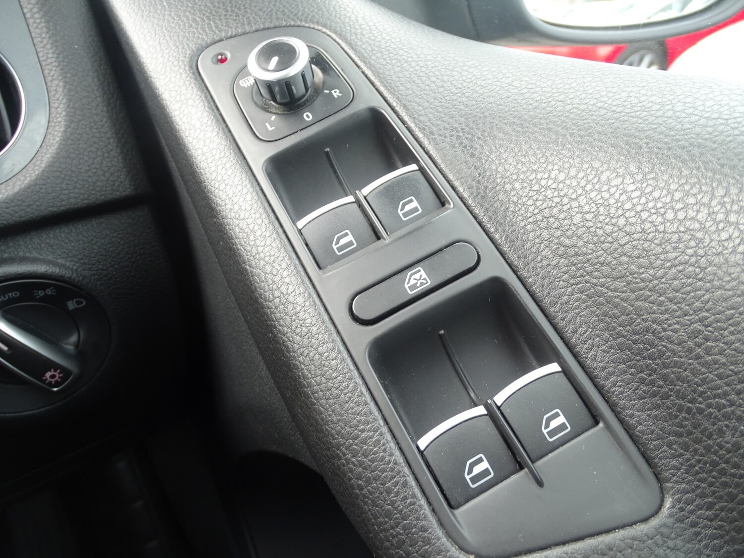 Used Volkswagen Tiguan 2015 for sale - 76358231: Photo 33