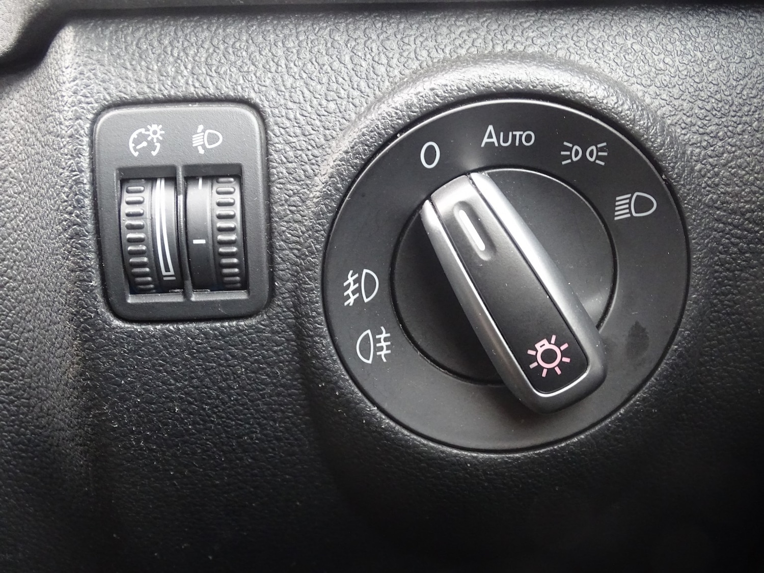 Used Volkswagen Tiguan 2015 for sale - 76358231: Photo 34