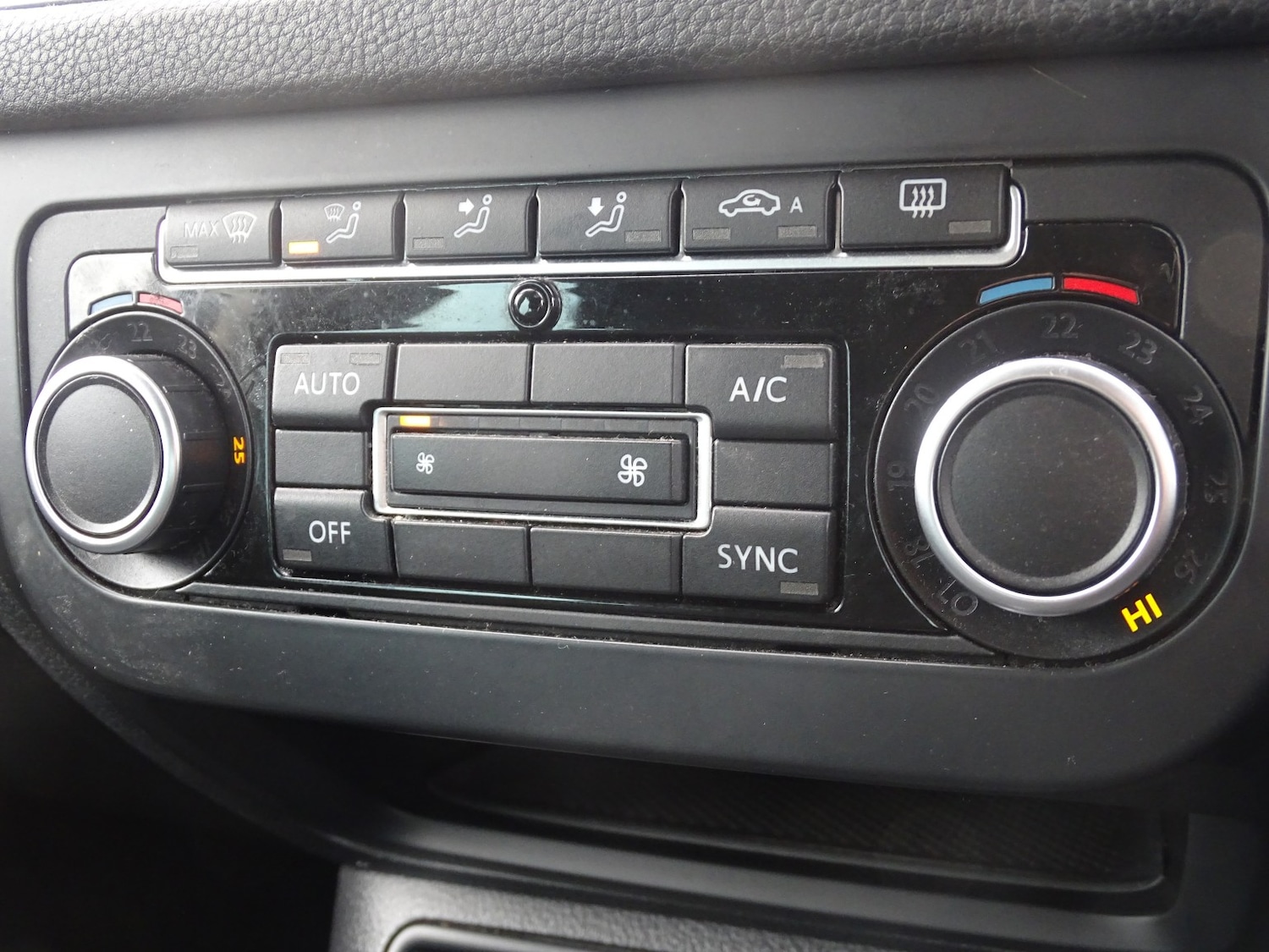 Used Volkswagen Tiguan 2015 for sale - 76358231: Photo 40