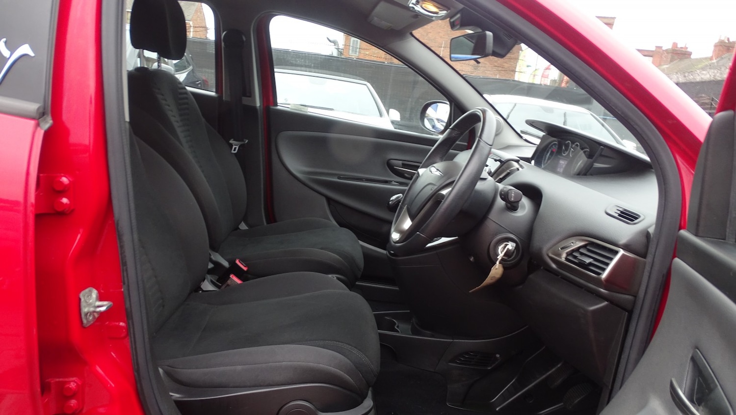 Used Chrysler Ypsilon 2014 for sale - 77535917: Photo 23