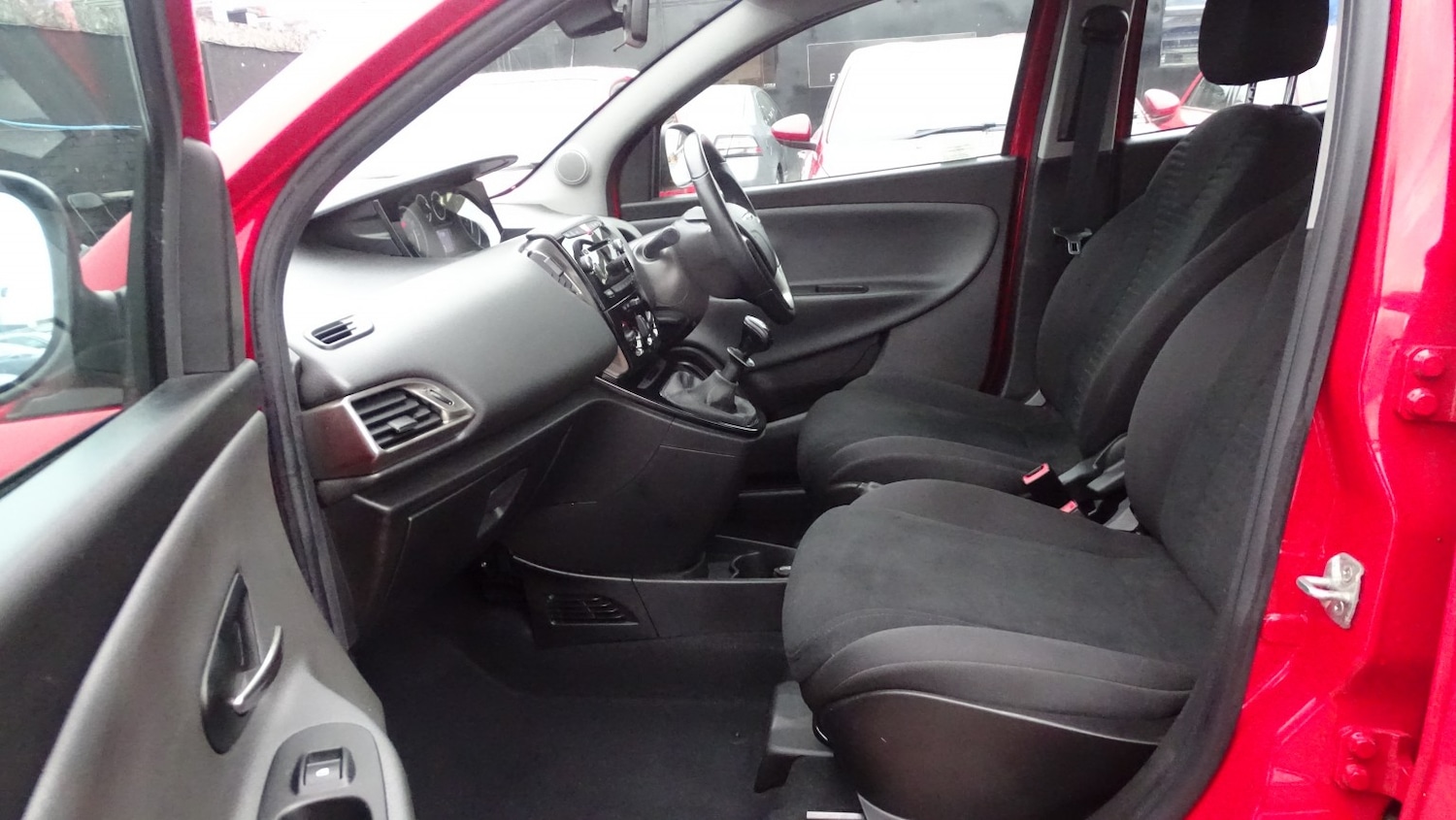 Used Chrysler Ypsilon 2014 for sale - 77535917: Photo 28