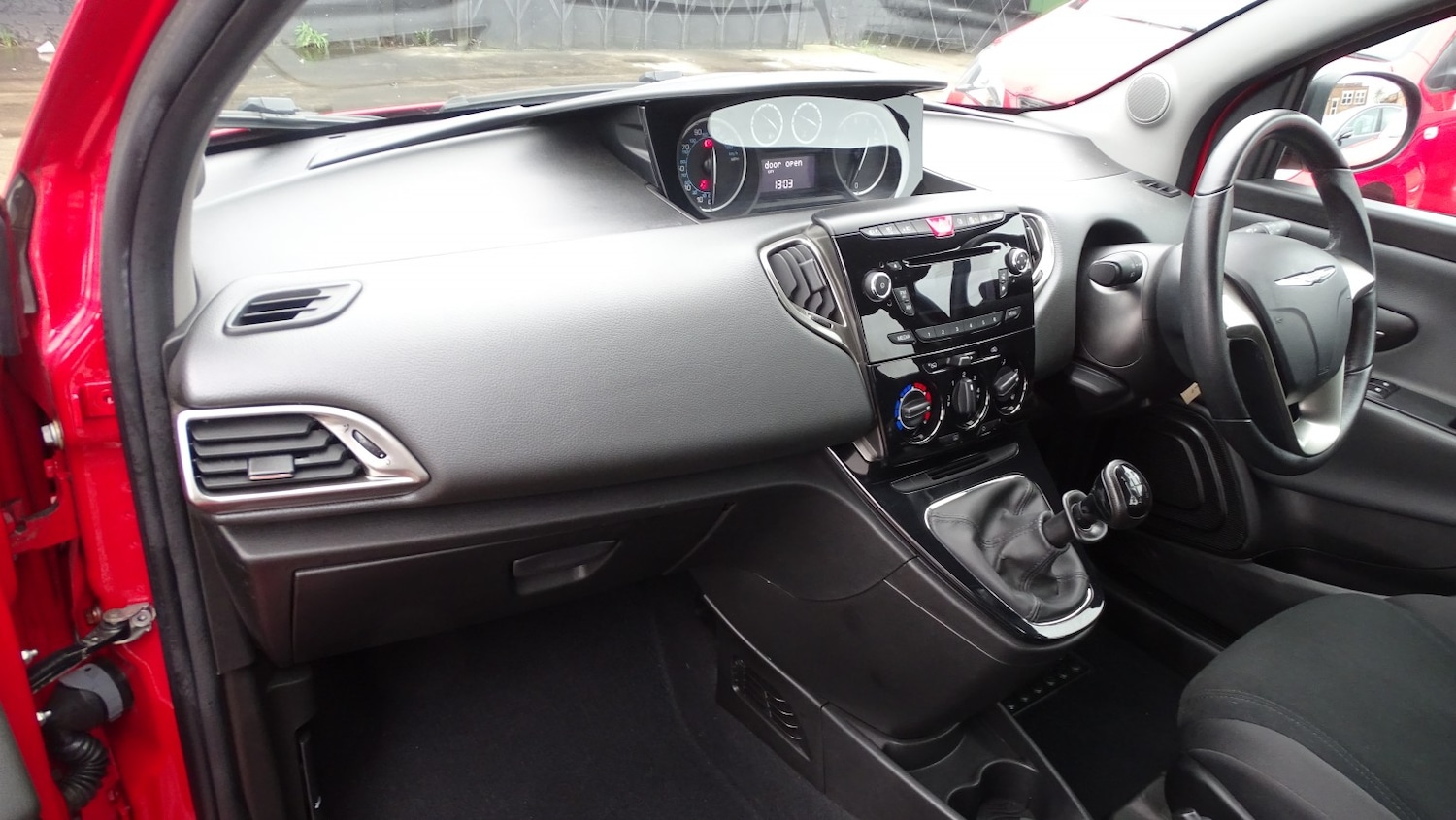 Used Chrysler Ypsilon 2014 for sale - 77535917: Photo 29