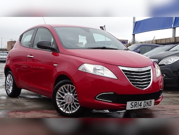 Used Chrysler Ypsilon 2014 for sale - 77535917: Photo