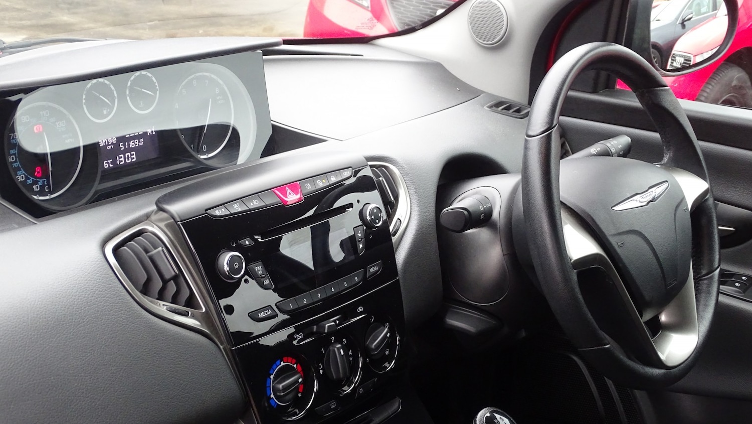 Used Chrysler Ypsilon 2014 for sale - 77535917: Photo 30