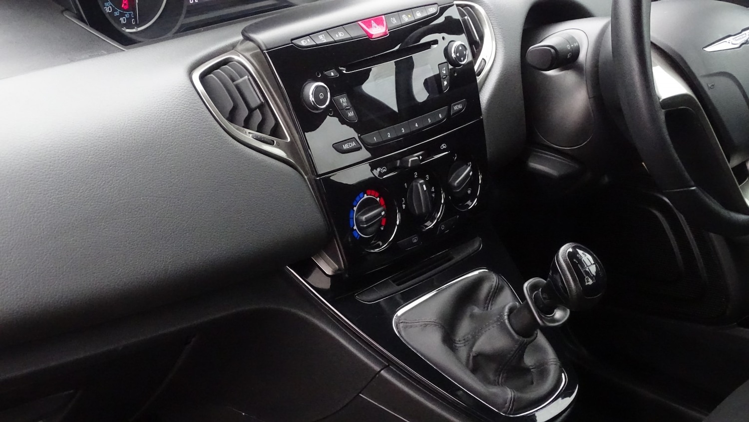 Used Chrysler Ypsilon 2014 for sale - 77535917: Photo 31