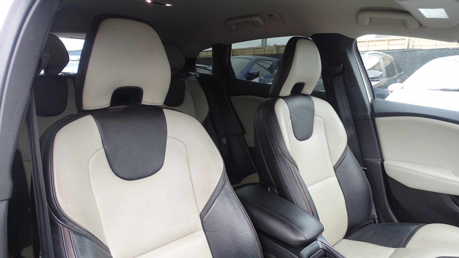 Used Volvo V40 Cross Country 2014 for sale - 76483001: Photo 19