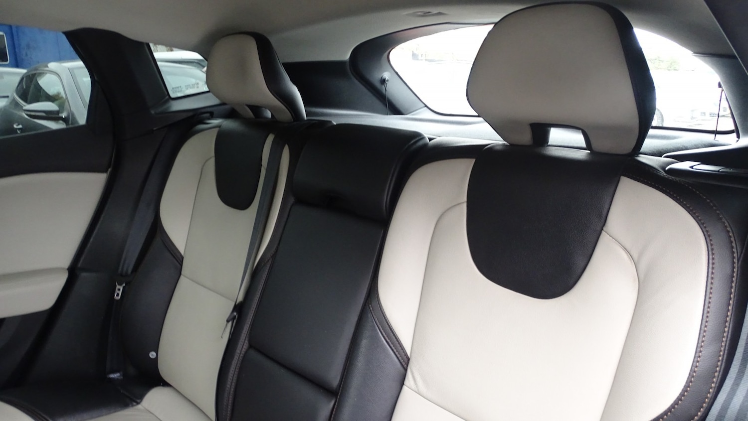 Used Volvo V40 Cross Country 2014 for sale - 76483001: Photo 25