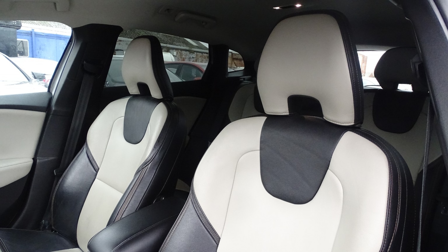 Used Volvo V40 Cross Country 2014 for sale - 76483001: Photo 29