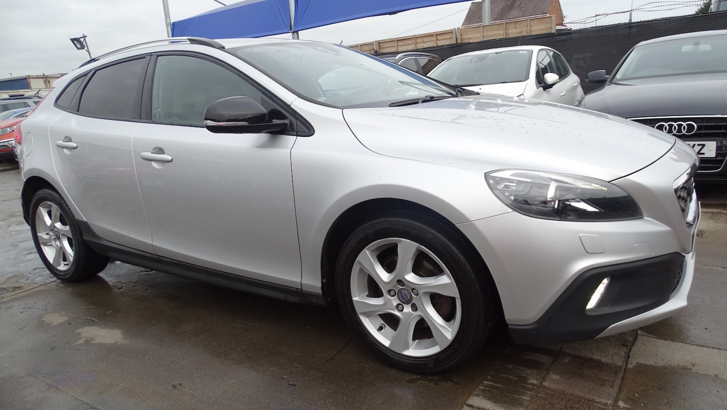 Used Volvo V40 Cross Country 2014 for sale - 76483001: Photo 3