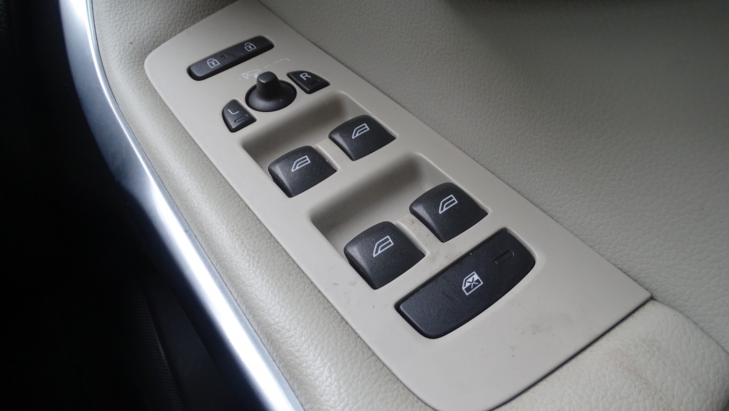 Used Volvo V40 Cross Country 2014 for sale - 76483001: Photo 35