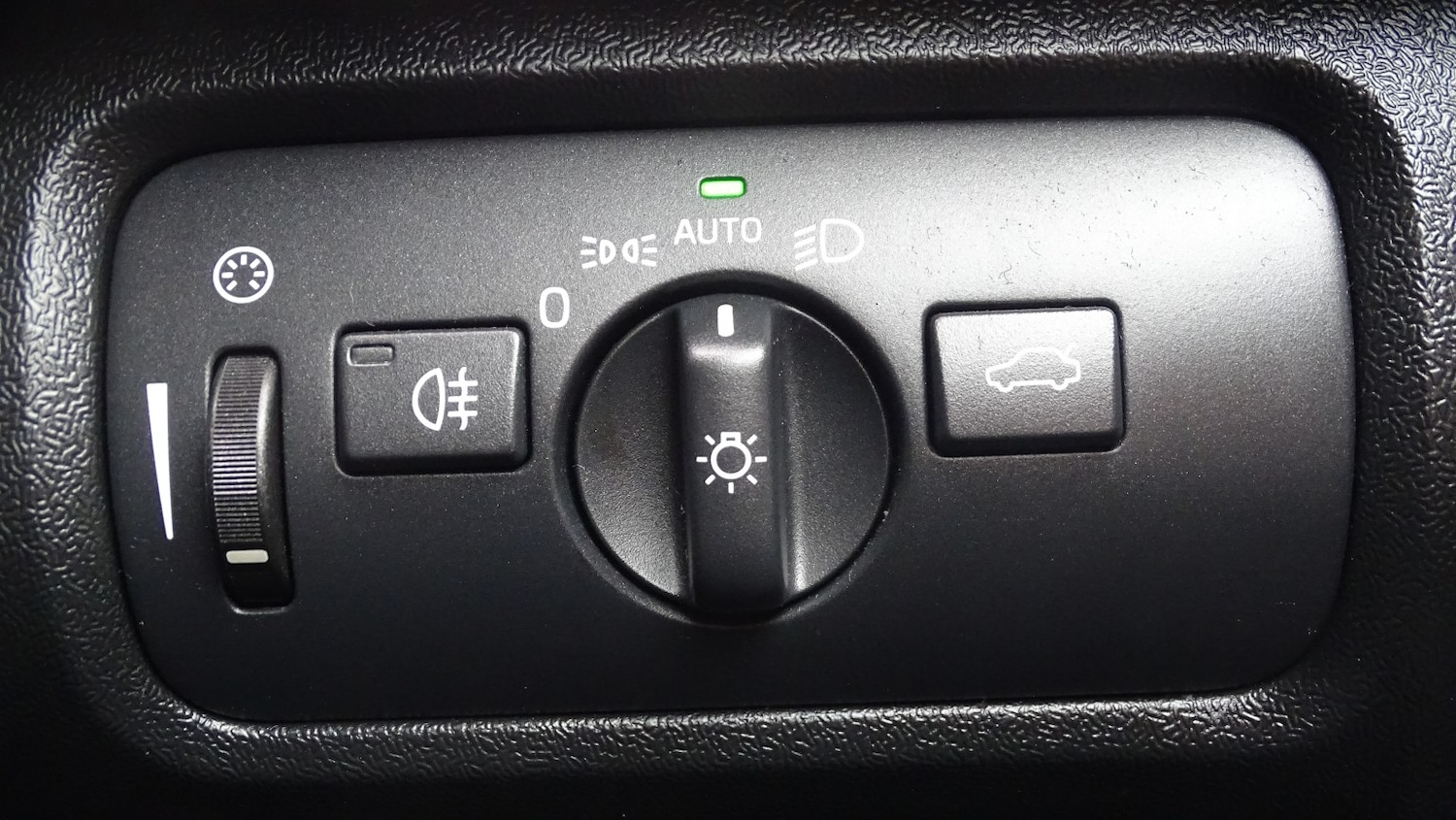 Used Volvo V40 Cross Country 2014 for sale - 76483001: Photo 36