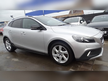 Used Volvo V40 Cross Country 2014 for sale - 76483001: Photo