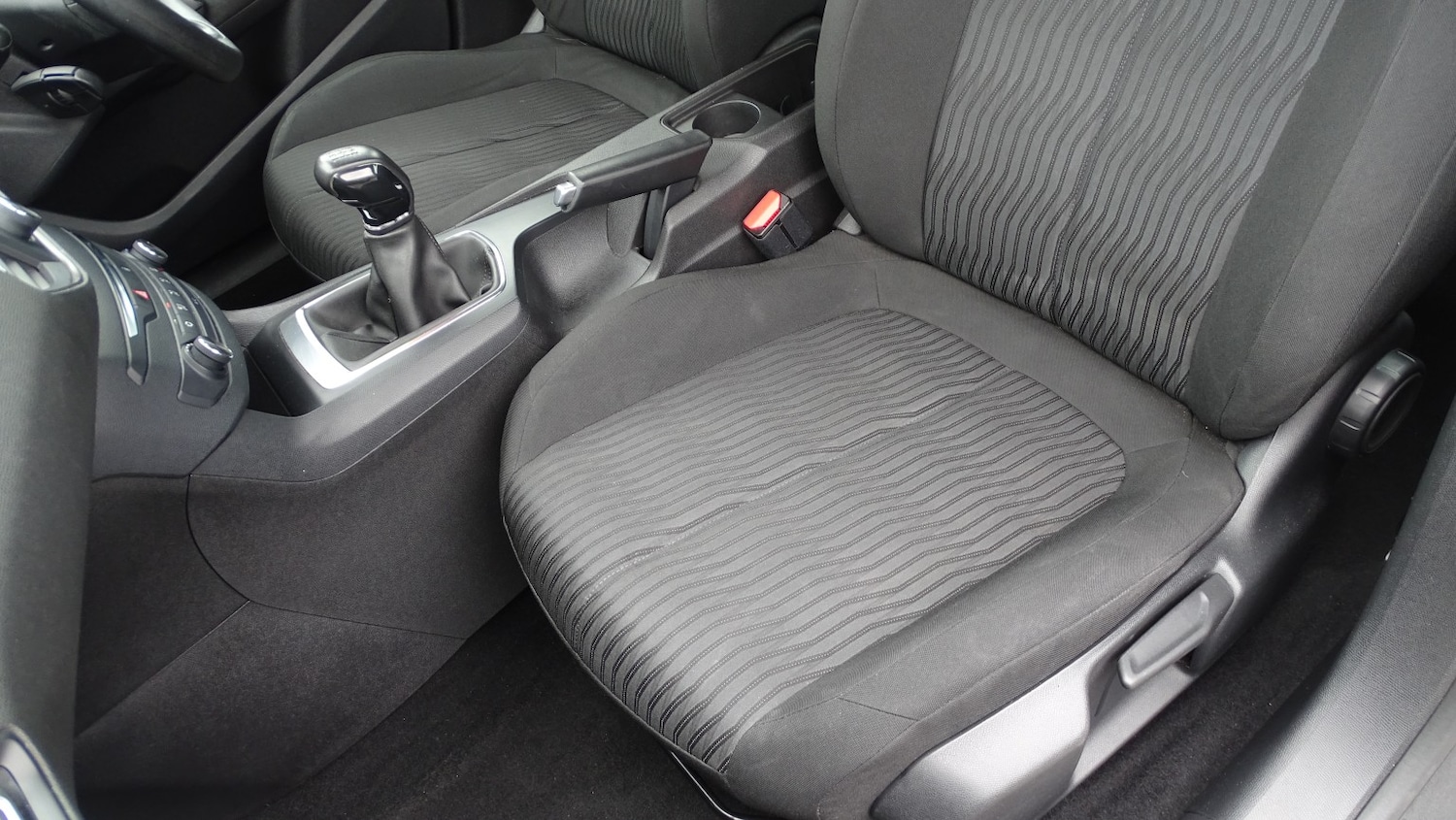 Used Peugeot 308 2017 for sale - 78098256: Photo 32