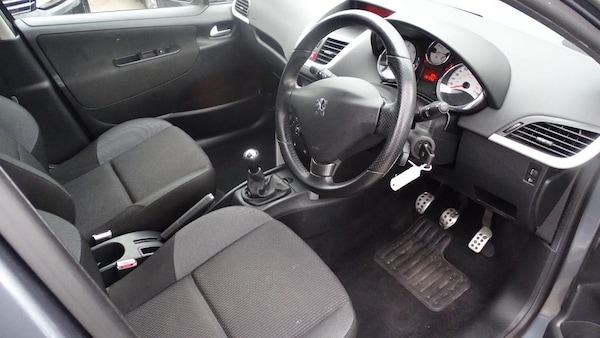 Used Peugeot 207 2011 for sale - 75349373: Photo 15