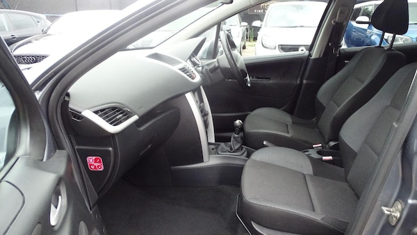 Used Peugeot 207 2011 for sale - 75349373: Photo 24