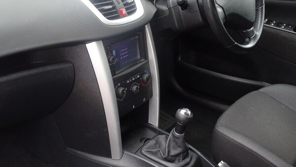 Used Peugeot 207 2011 for sale - 75349373: Photo 27