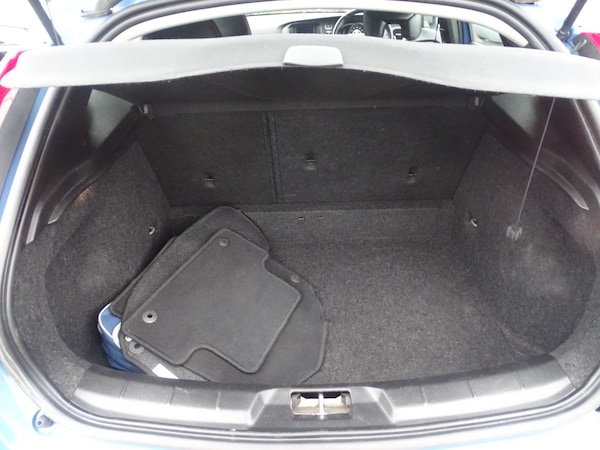 Used Volvo V40 2015 for sale - 76268534: Photo 25