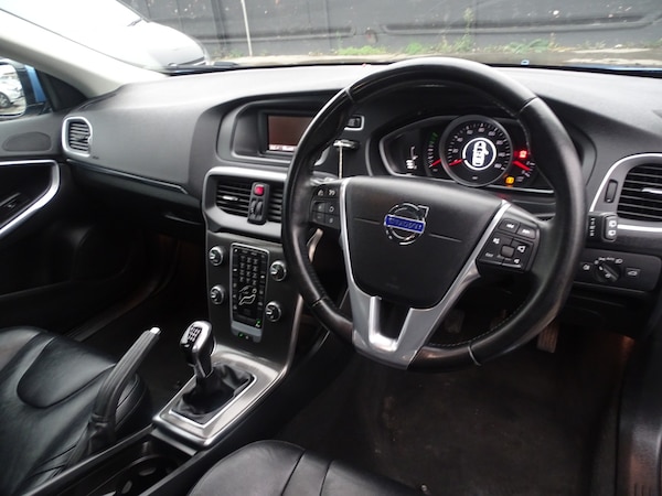 Used Volvo V40 2015 for sale - 76268534: Photo 27
