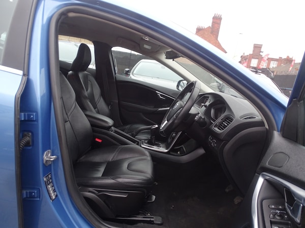 Used Volvo V40 2015 for sale - 76268534: Photo 28