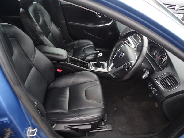 Used Volvo V40 2015 for sale - 76268534: Photo 29