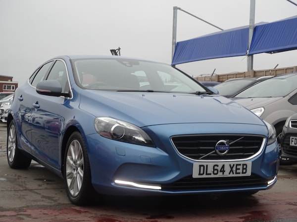 Used Volvo V40 2015 for sale - 76268534: Photo 2