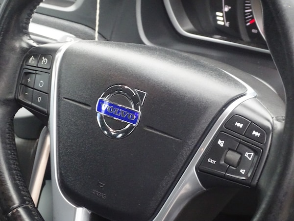 Used Volvo V40 2015 for sale - 76268534: Photo 31