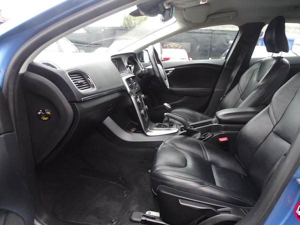 Used Volvo V40 2015 for sale - 76268534: Photo 35