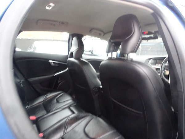 Used Volvo V40 2015 for sale - 76268534: Photo 37