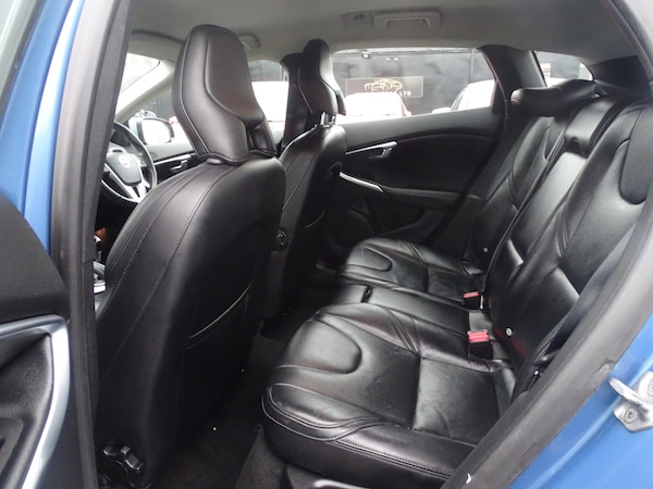 Used Volvo V40 2015 for sale - 76268534: Photo 38