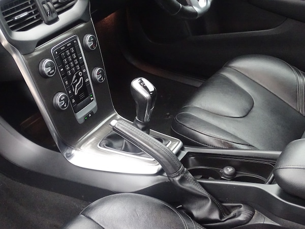 Used Volvo V40 2015 for sale - 76268534: Photo 42