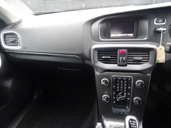 Used Volvo V40 2015 for sale - 76268534: Photo 43