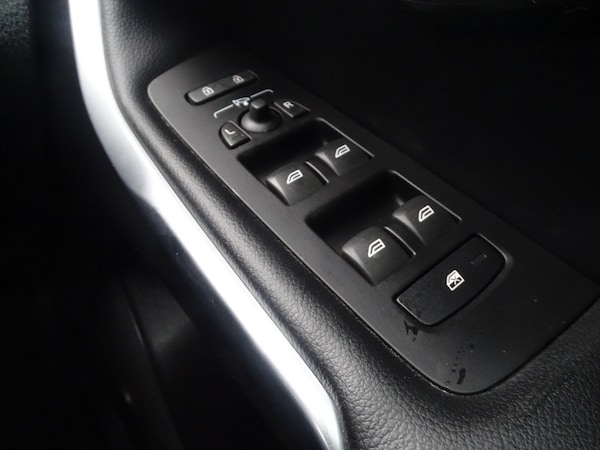 Used Volvo V40 2015 for sale - 76268534: Photo 49