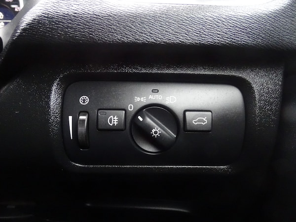 Used Volvo V40 2015 for sale - 76268534: Photo 50