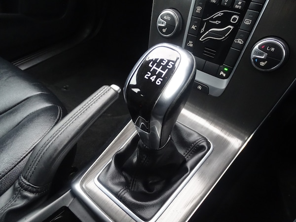 Used Volvo V40 2015 for sale - 76268534: Photo 53