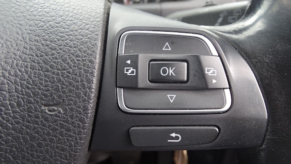Used Volkswagen Touran 2012 for sale - 74757499: Photo 67