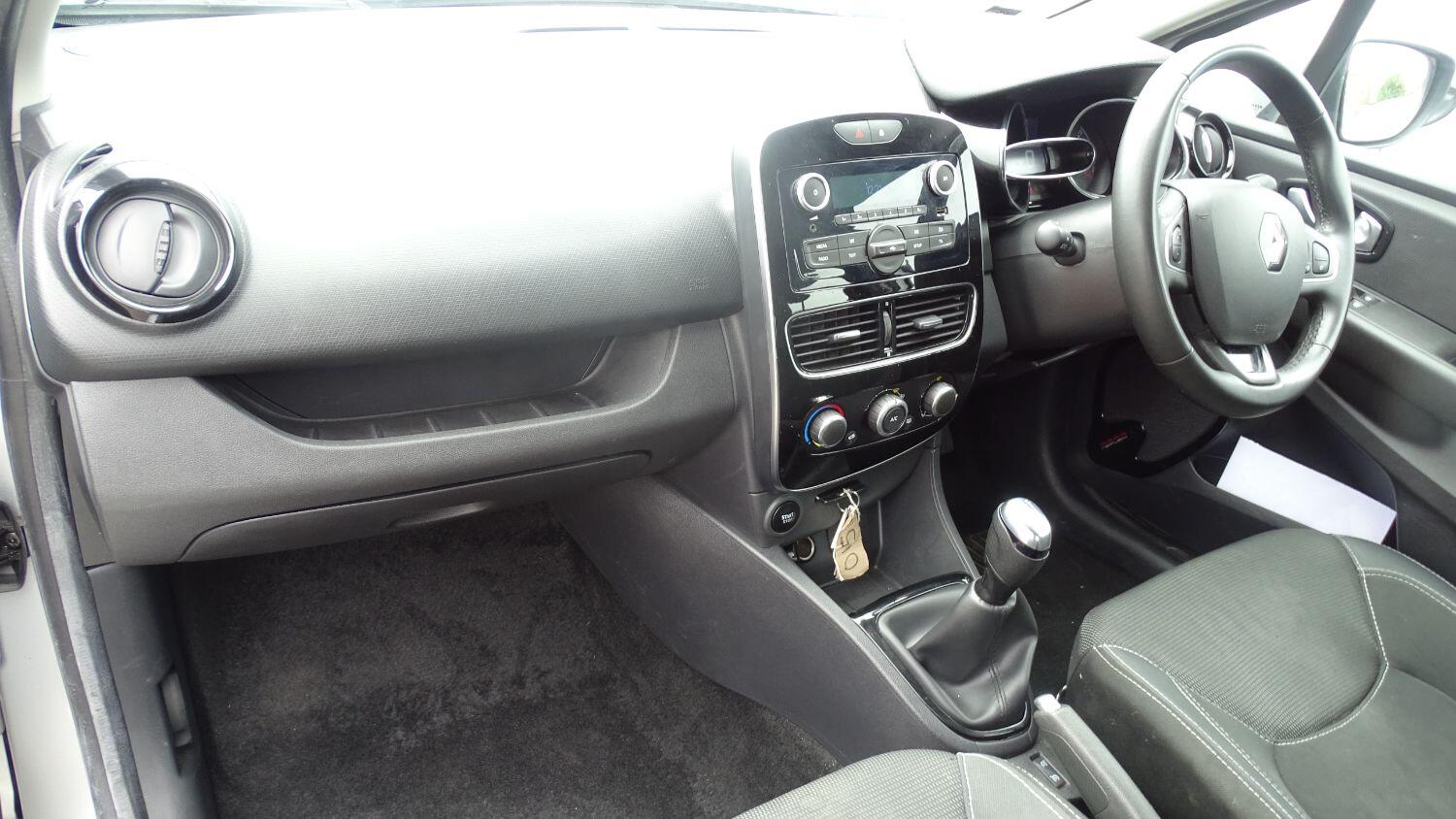 Used Renault Clio 2025 for sale - 77464827: Photo 31