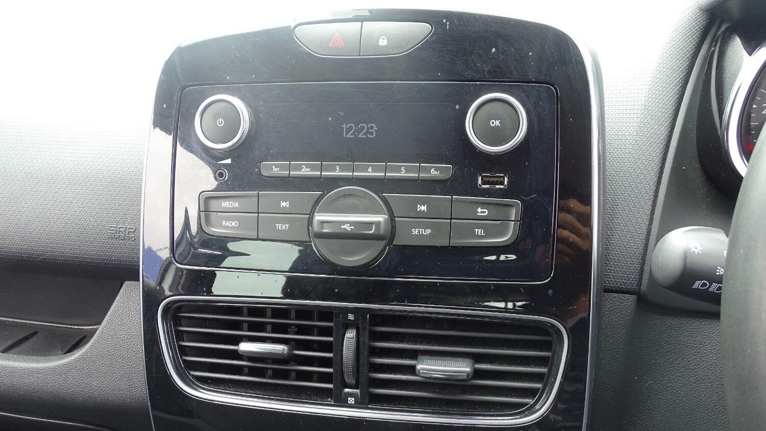 Used Renault Clio 2025 for sale - 77464827: Photo 40