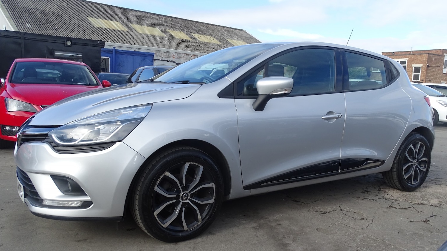 Used Renault Clio 2025 for sale - 77464827: Photo 8