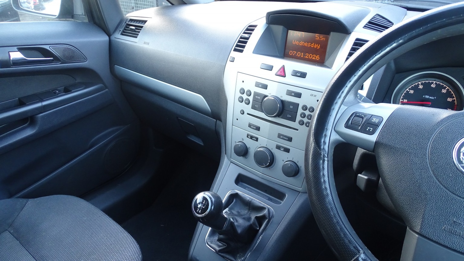 Used Vauxhall Zafira 2010 for sale - 77129572: Photo 33