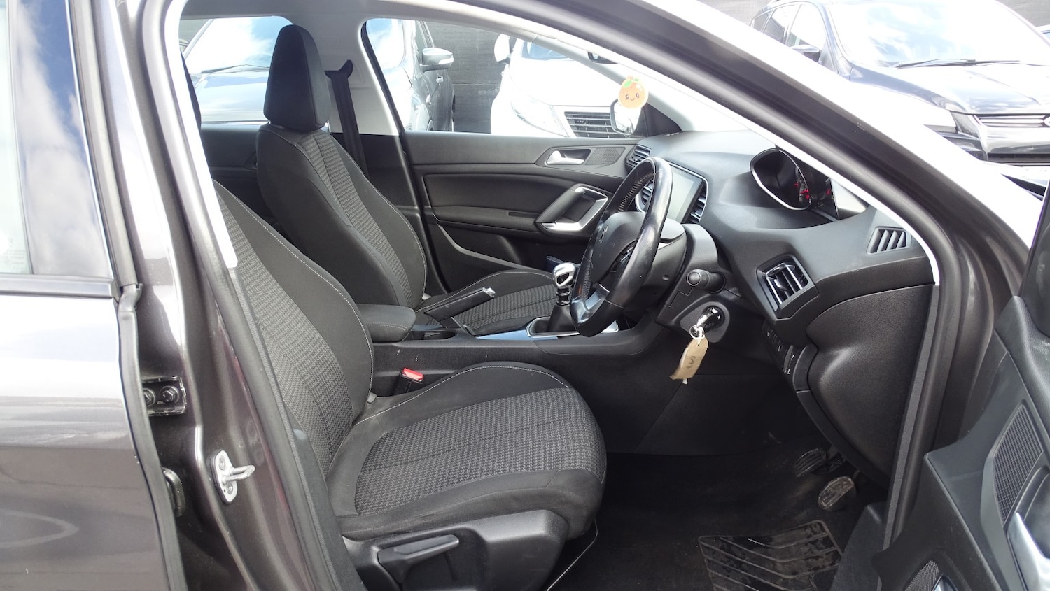 Used Peugeot 308 2017 for sale - 78084489: Photo 18