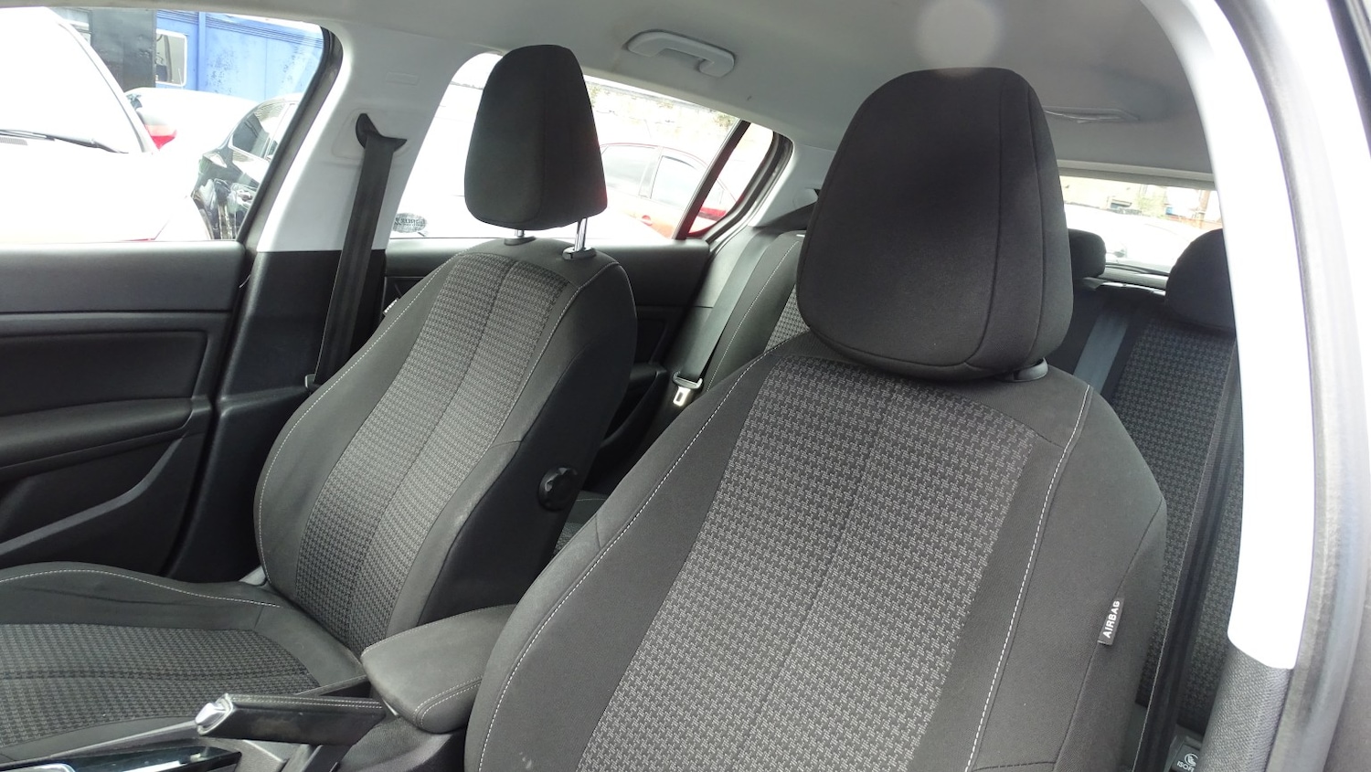 Used Peugeot 308 2017 for sale - 78084489: Photo 31