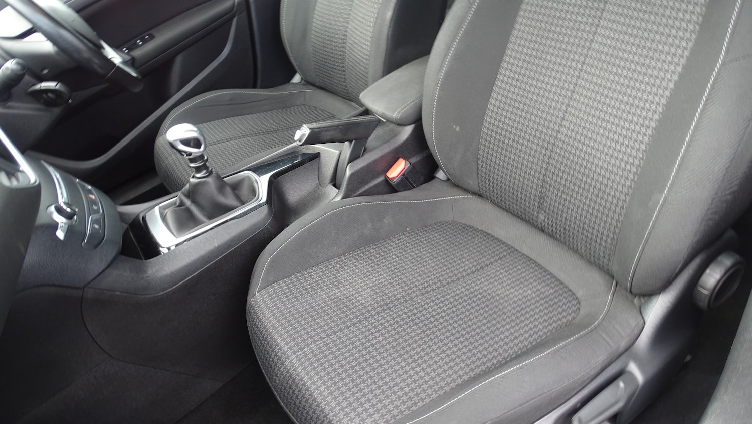 Used Peugeot 308 2017 for sale - 78084489: Photo 32